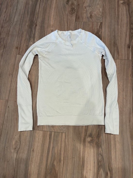 lululemon athletica Tops - LULULEMON WHITE LONG SLEEVED TOP SIZE 6